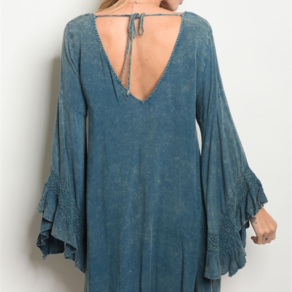New Bell sleeve tie back deep V dress - Picture 2 of 6